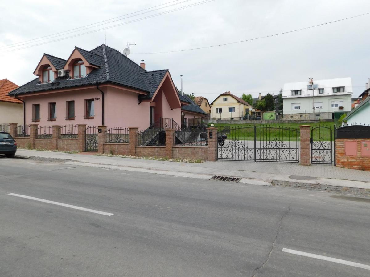 Apartmanovy Penzion Bojnice Εξωτερικό φωτογραφία
